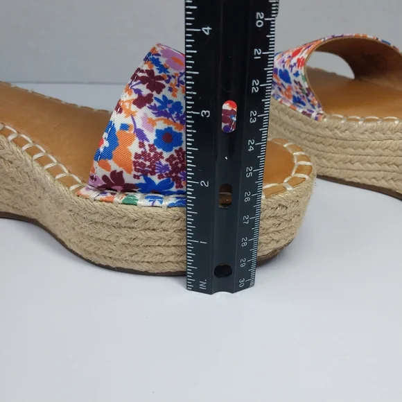 Kelly & Kate Women's size 9 M Espadrille Platform Flower Ankle Strap Sandals - Picture 11 of 13